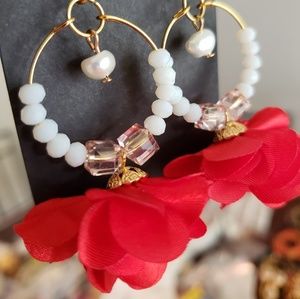 Earrings with fresh water pearl color red